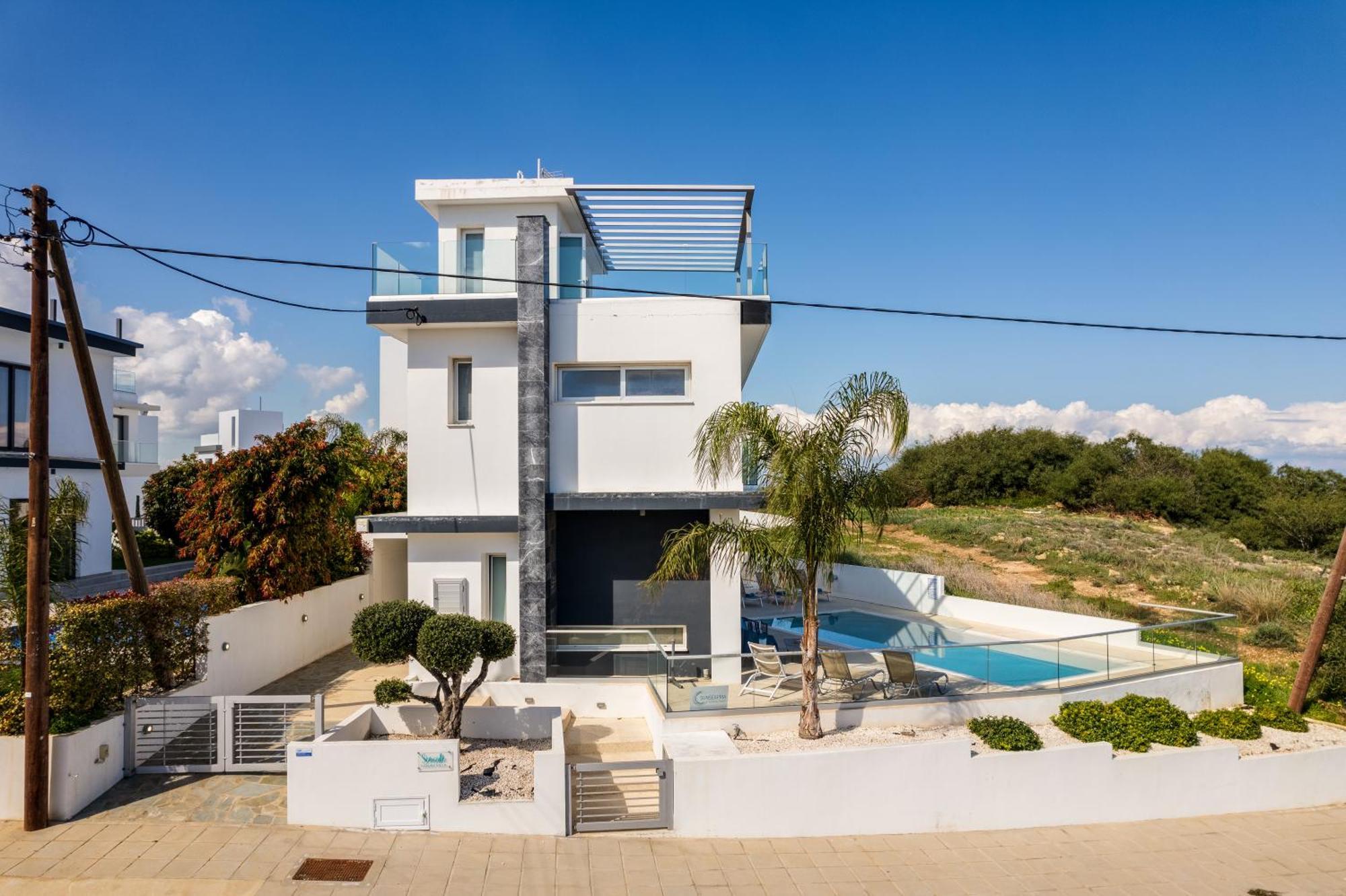 Seaside Luxury Villa Paralimni Exterior photo