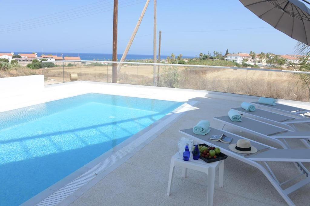 Seaside Luxury Villa Paralimni Exterior photo